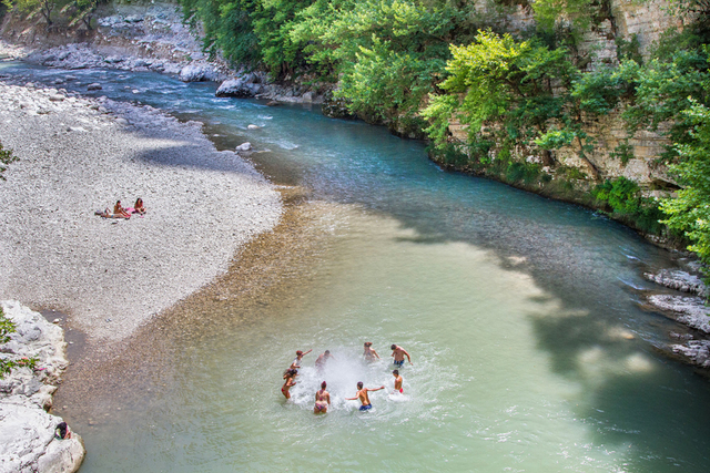 015 swimming in arachthos river